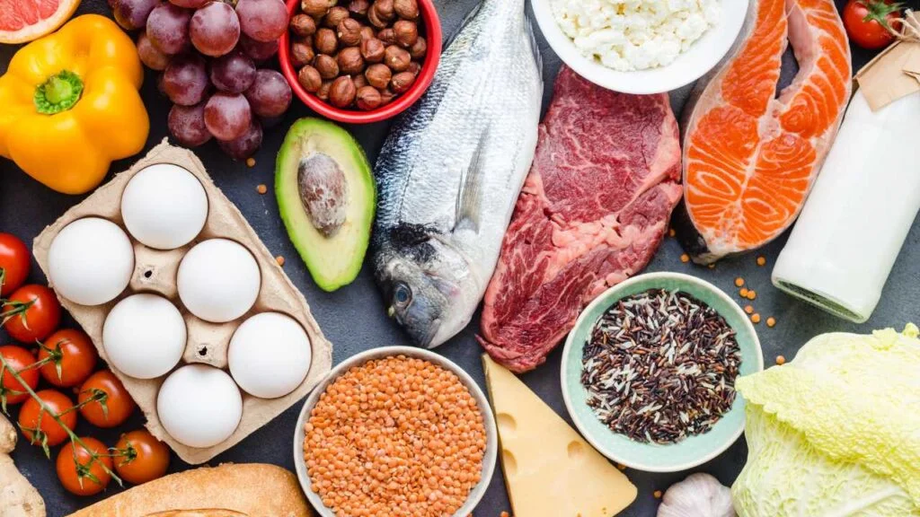 Diversos alimentos essenciais para a saúde cerebral